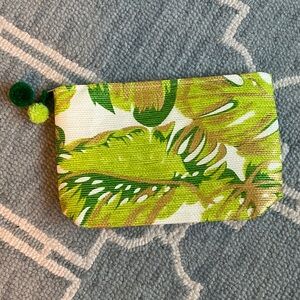 Shiraleah Green Leaf Cosmetic Bag